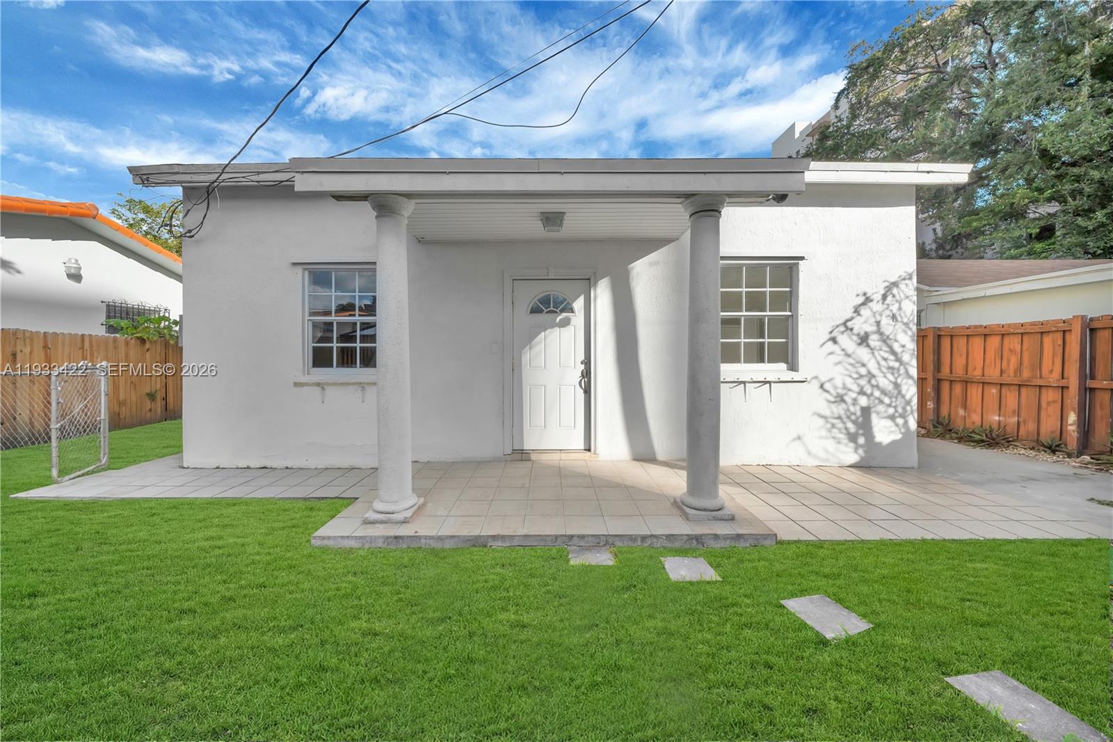 2731 SW 24th St # 2731