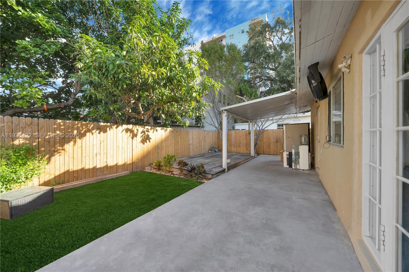 2731 SW 24th St # 2731