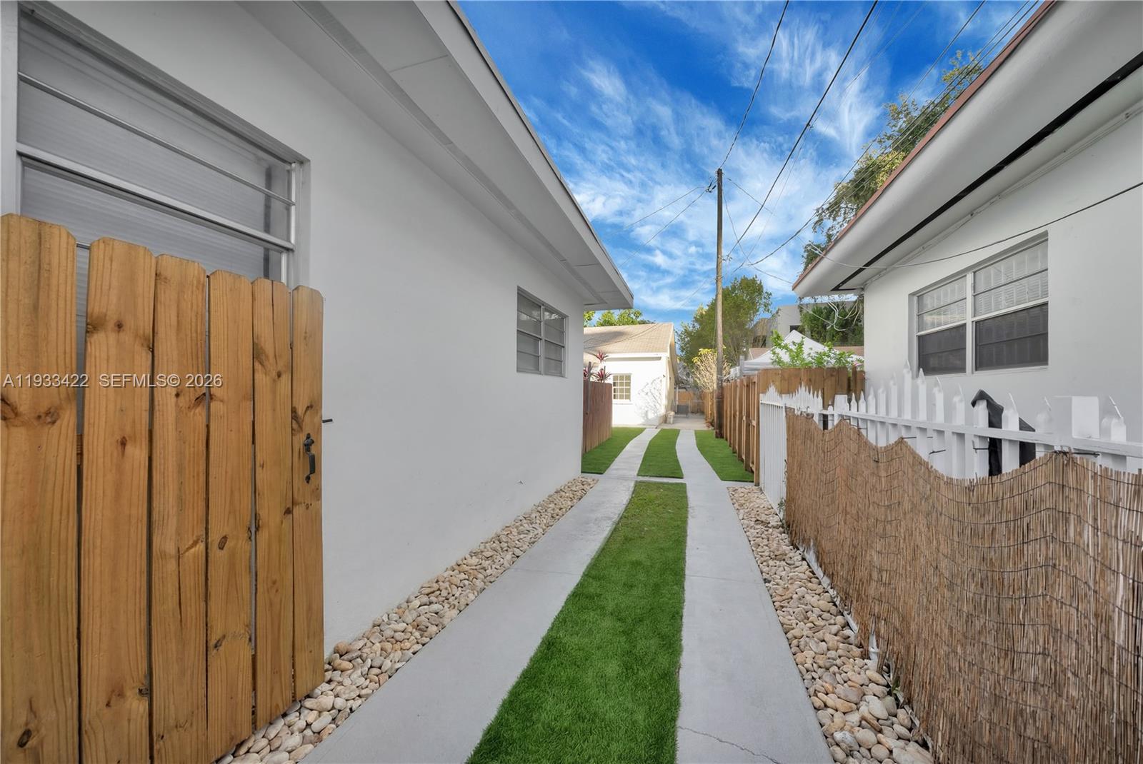 2731 SW 24th St # 2731