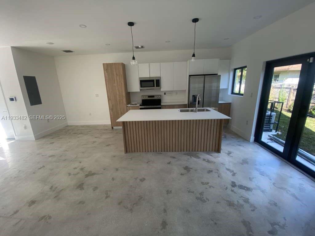 6233 NW 20th Ave # A