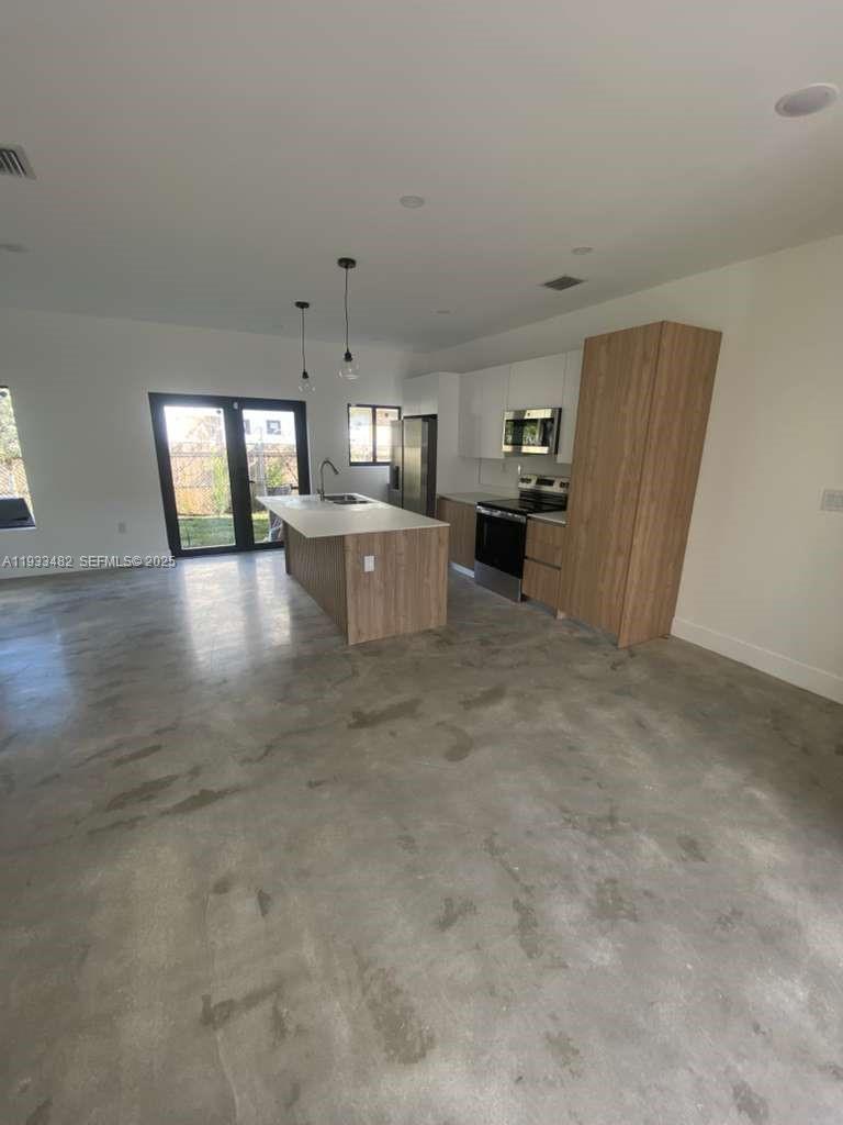 6233 NW 20th Ave # A