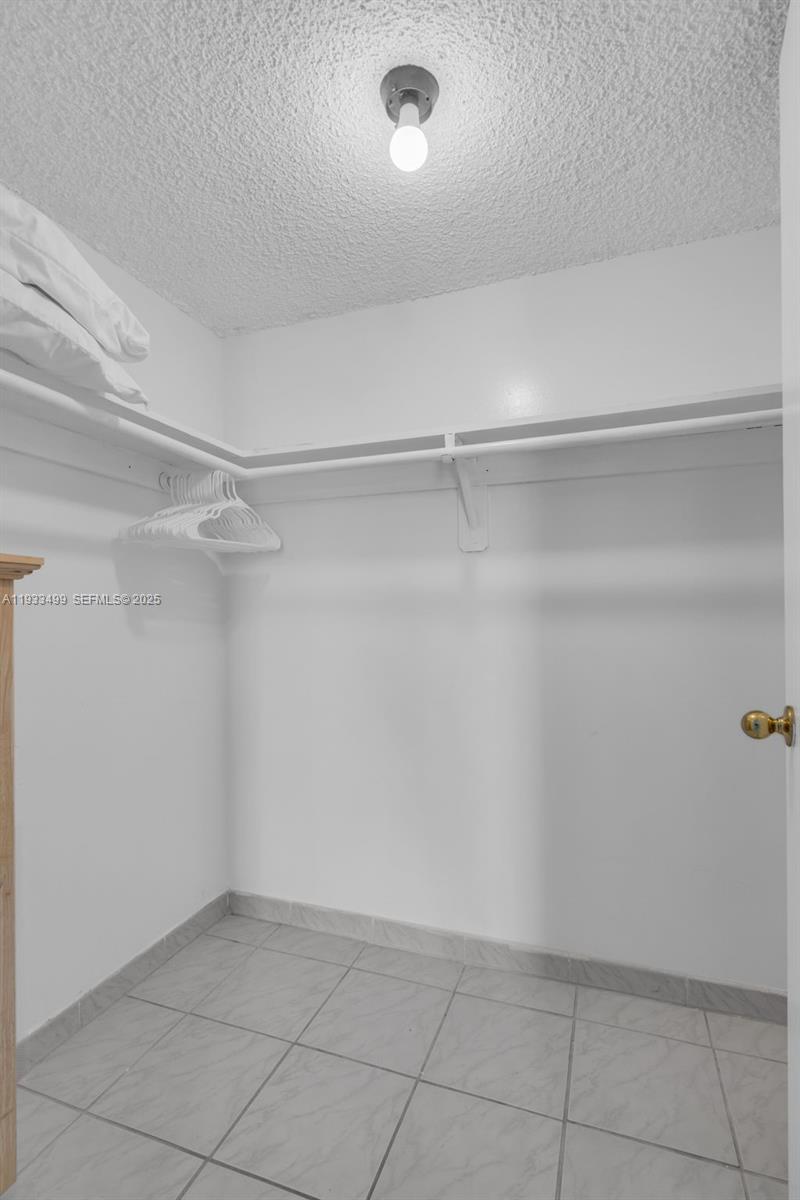 3716 NE 168th St # 302