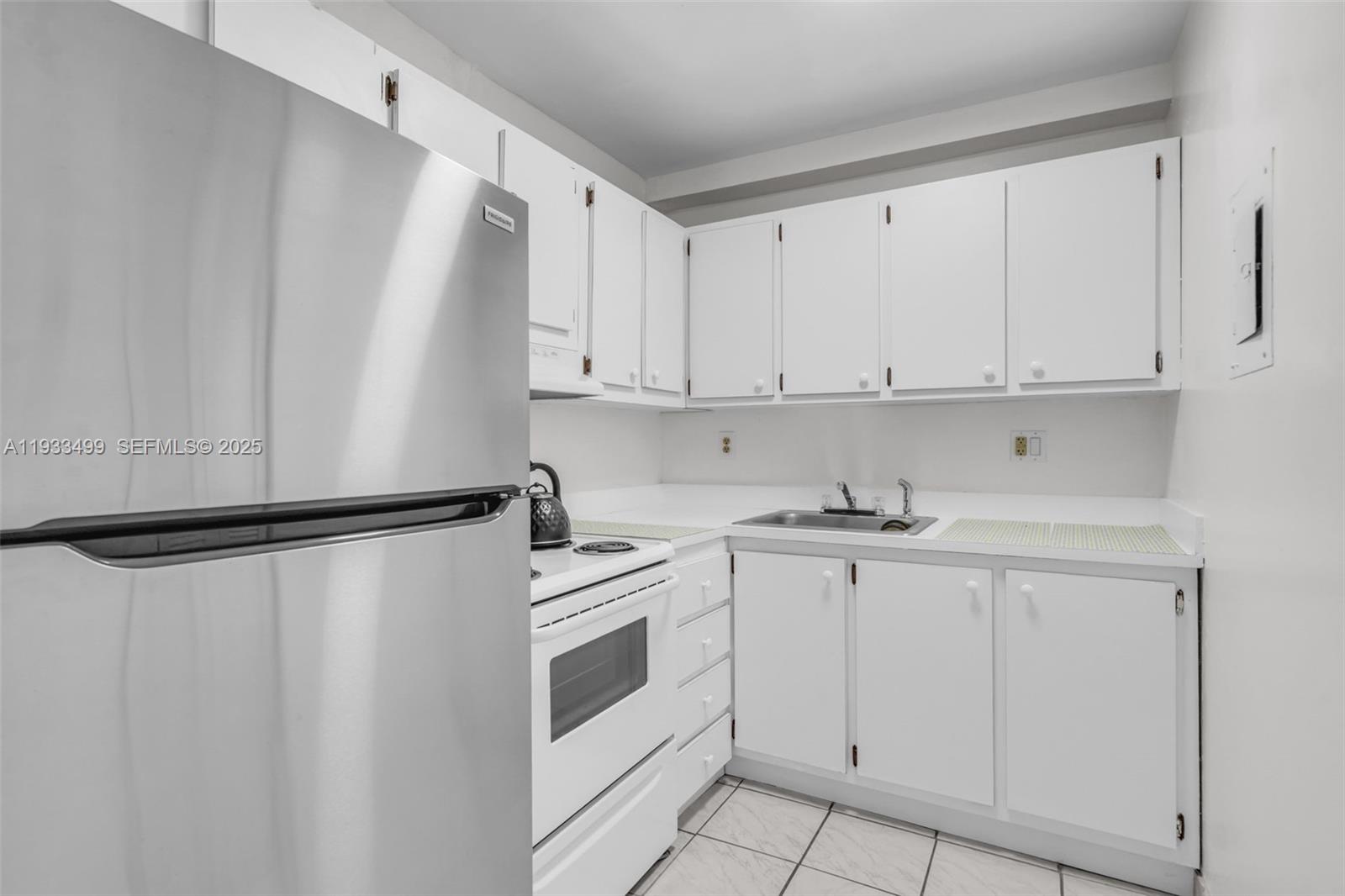 3716 NE 168th St # 302