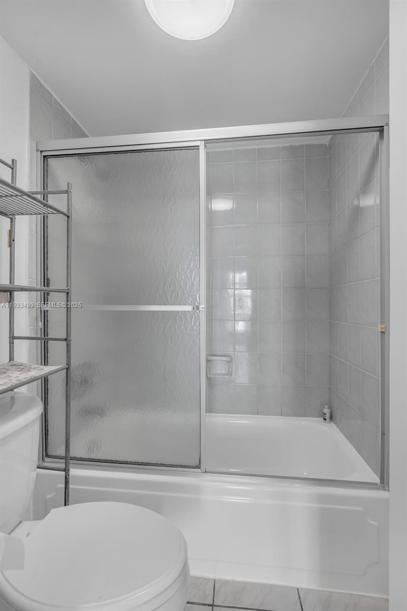 3716 NE 168th St # 302