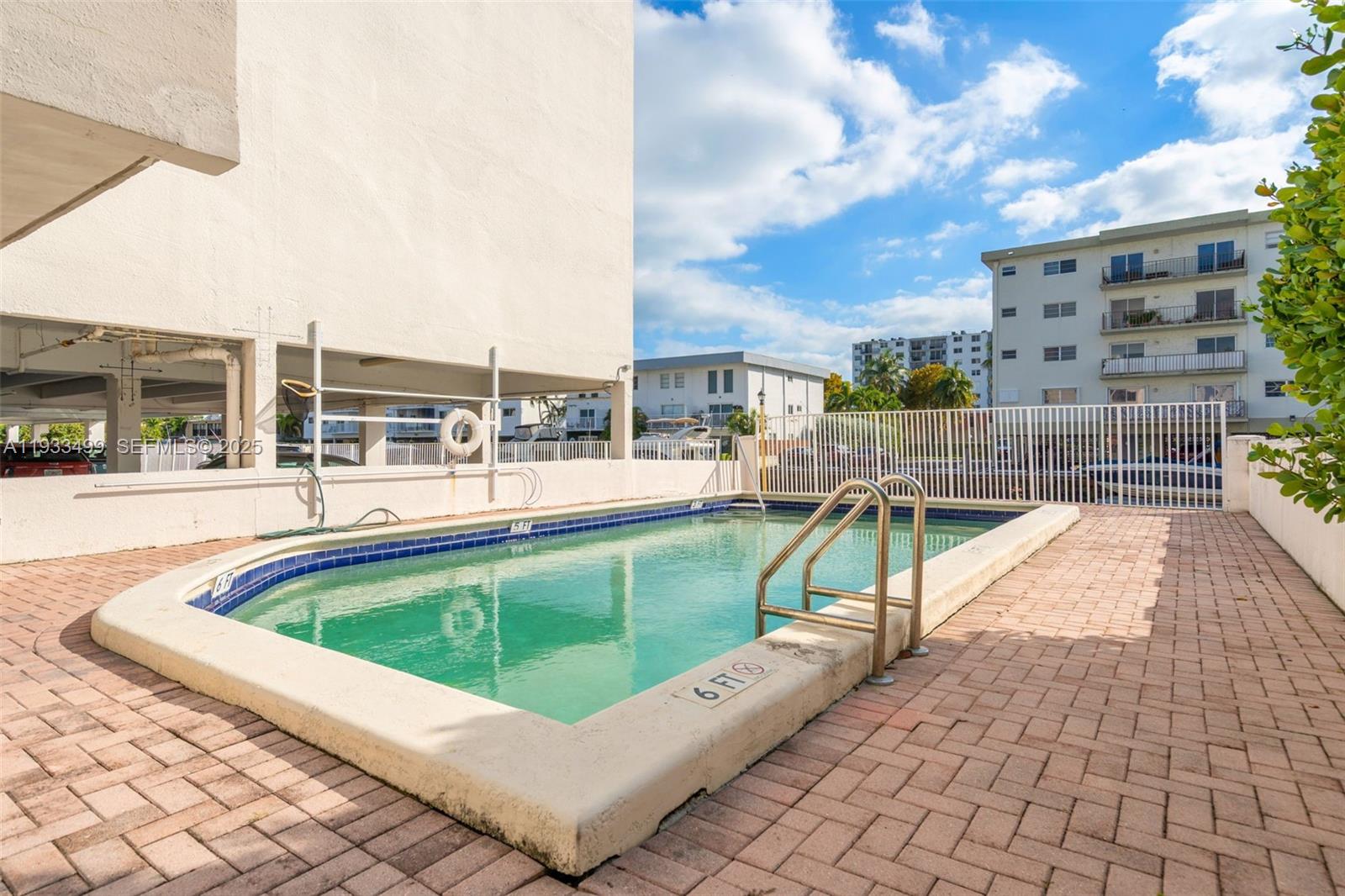 3716 NE 168th St # 302