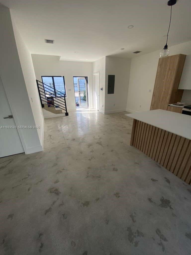 6233 NW 20th Ave # B