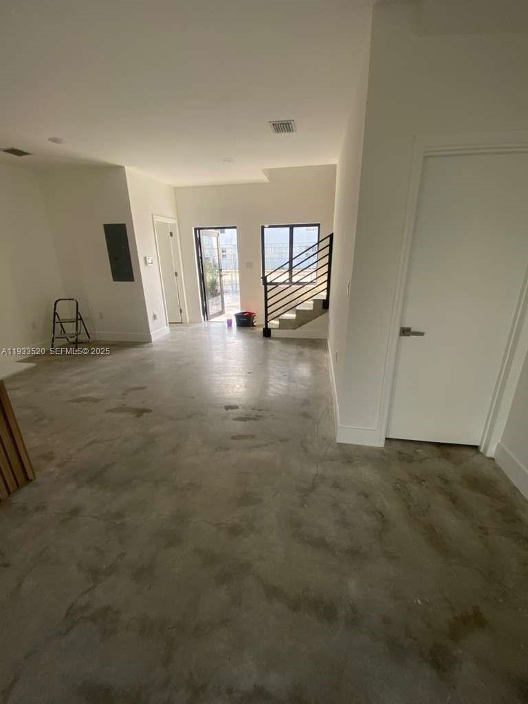 6233 NW 20th Ave # B