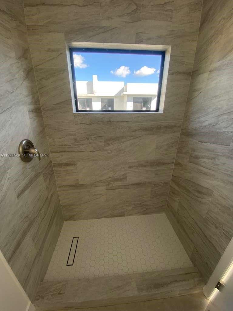 6233 NW 20th Ave # B