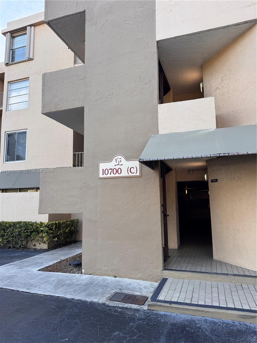 10700 SW 108th Ave # C306