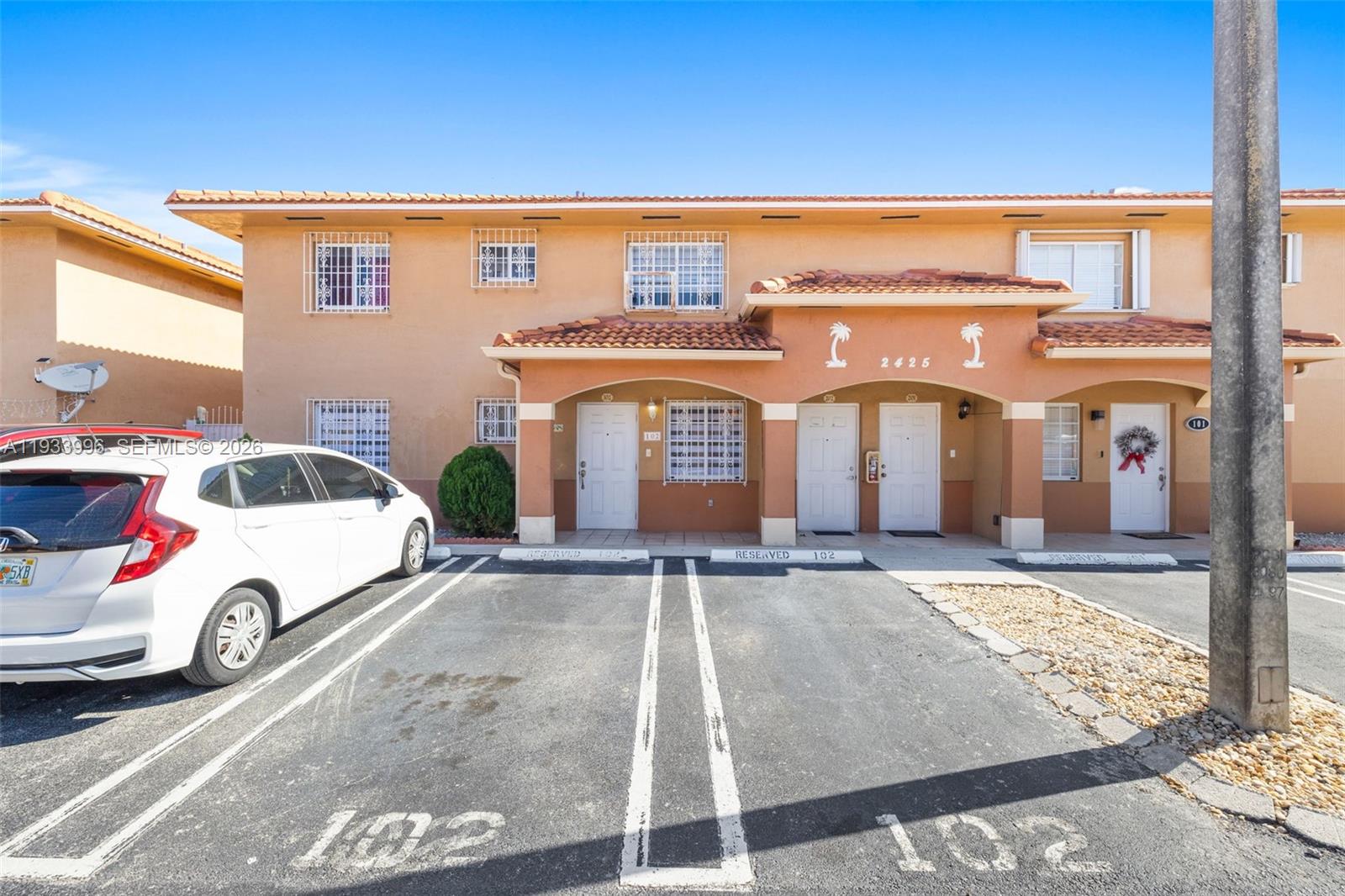 2425 W 76th St # 102