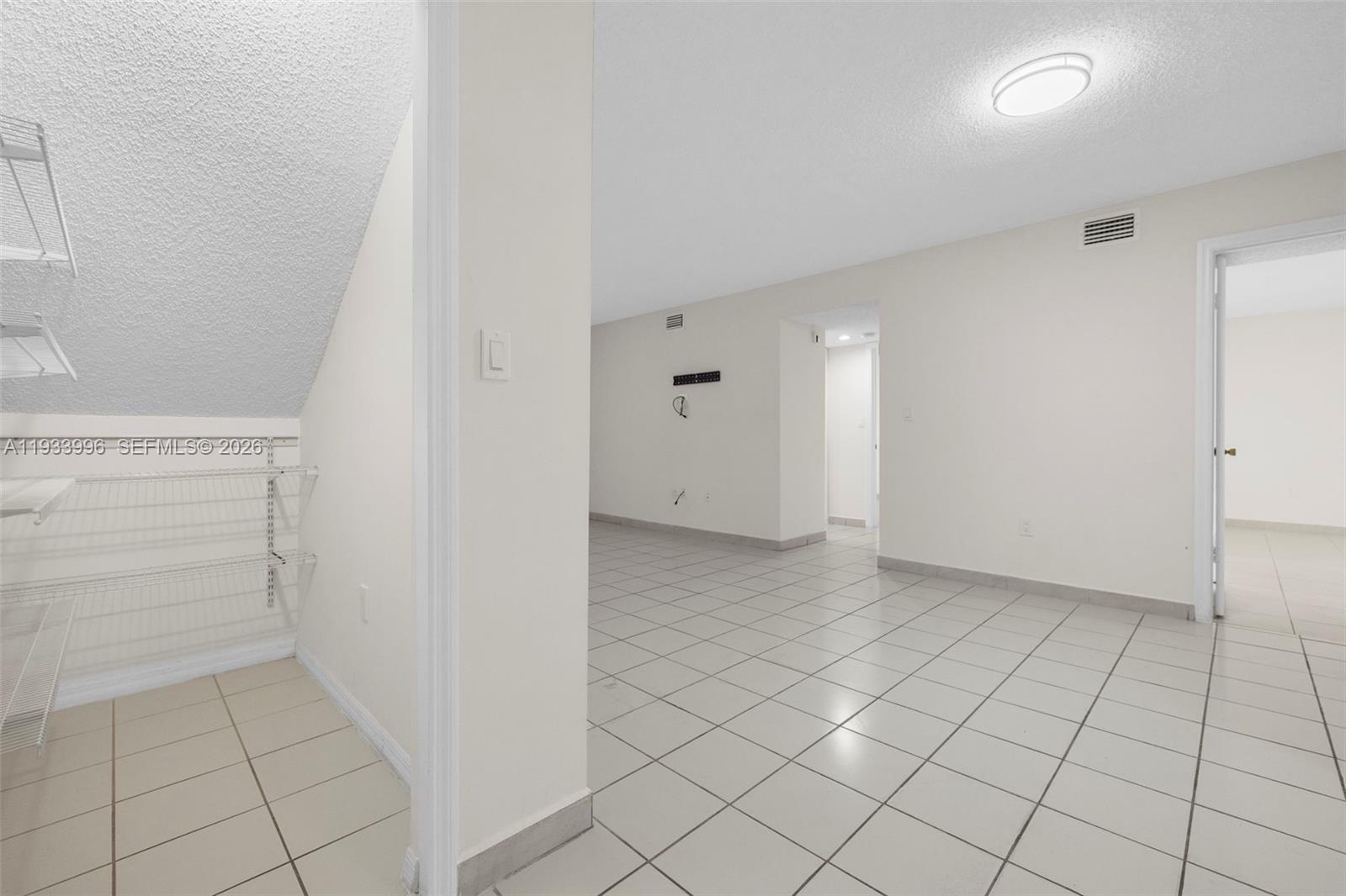 2425 W 76th St # 102