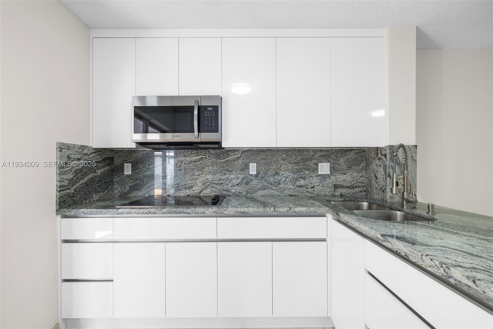 2425 W 76th St # 102