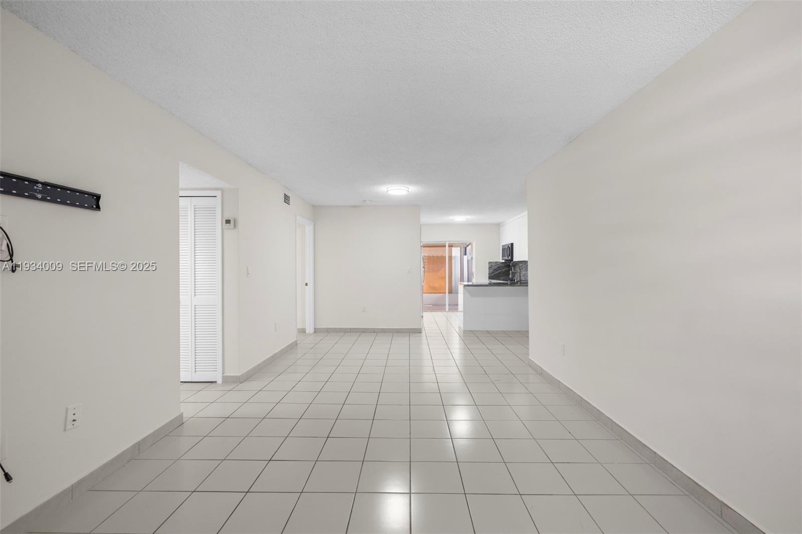 2425 W 76th St # 102