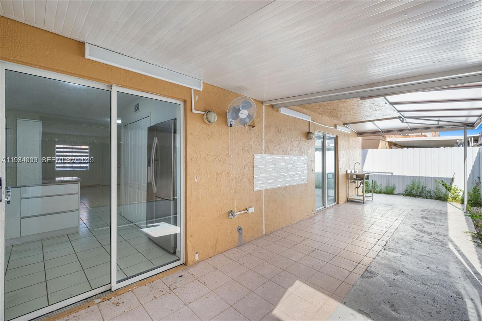 2425 W 76th St # 102