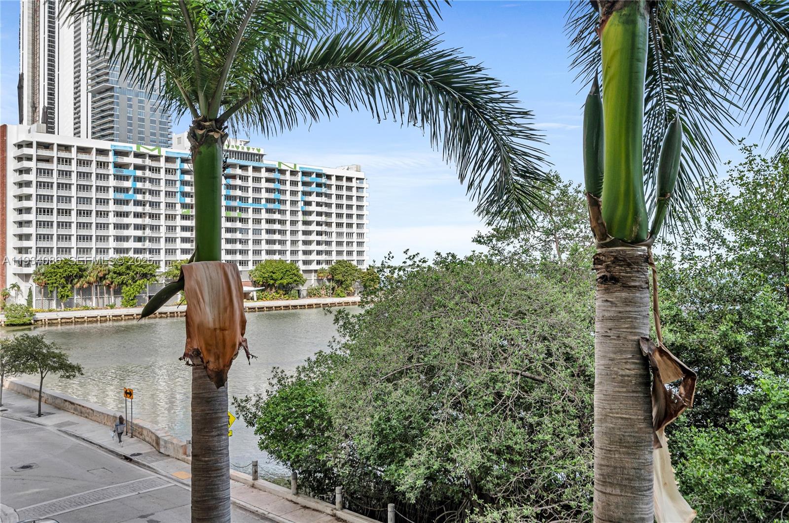 2000 N Bayshore Dr # 316