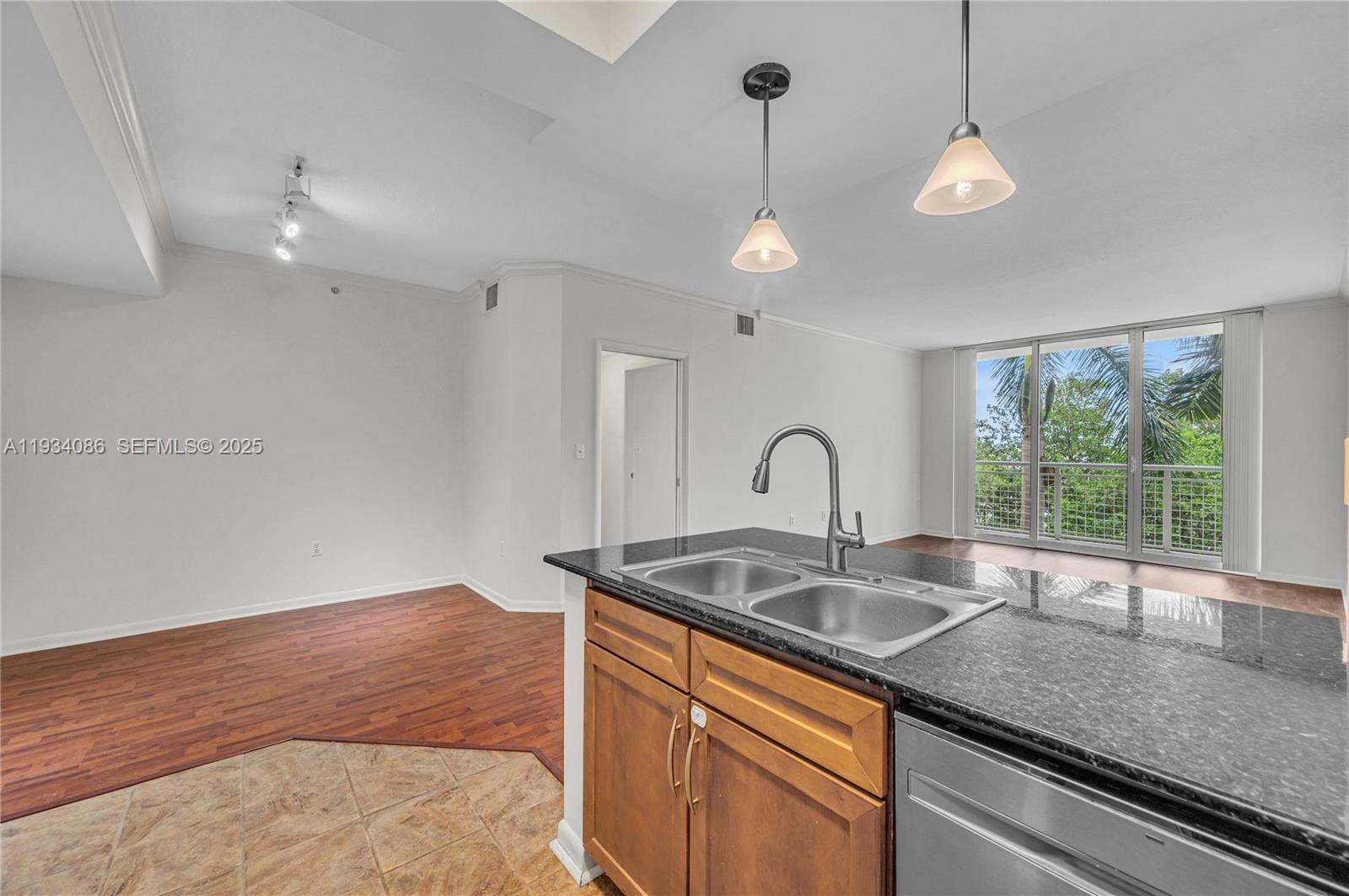 2000 N Bayshore Dr # 316