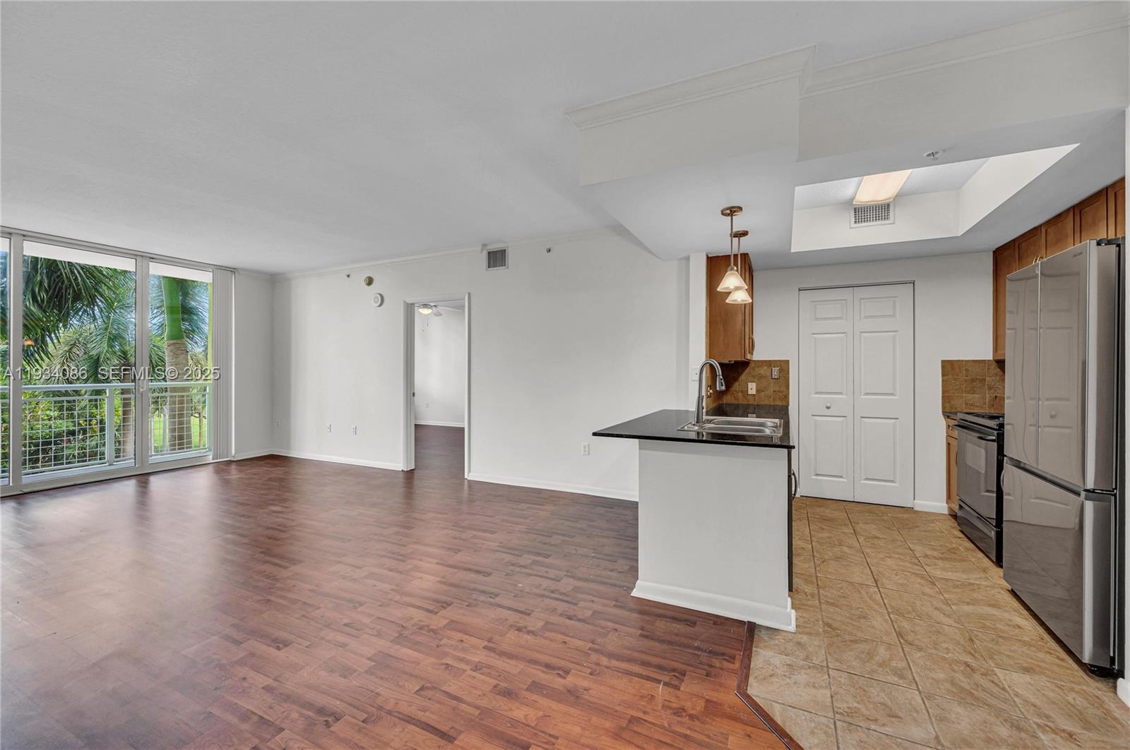 2000 N Bayshore Dr # 316