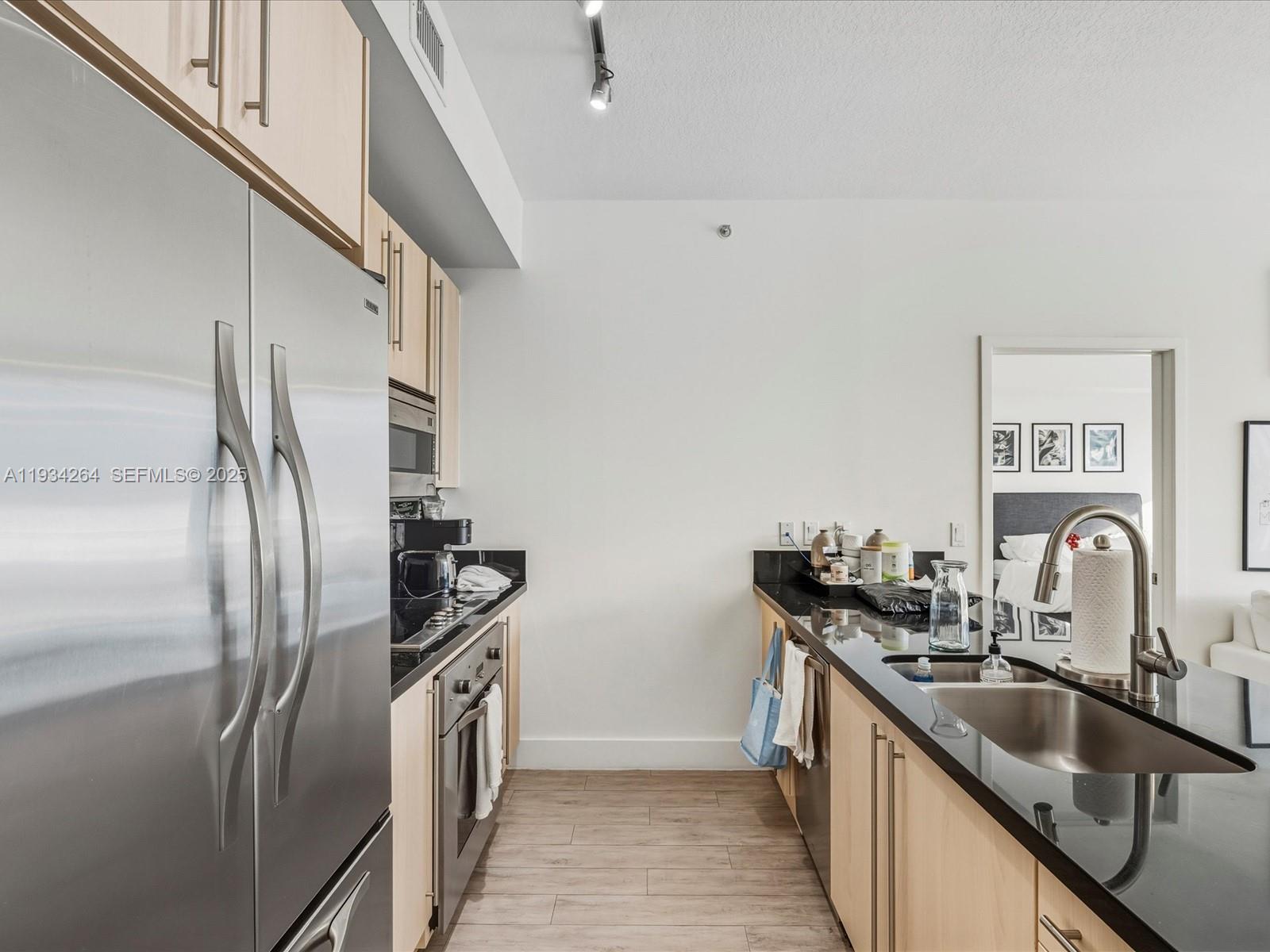 1111 SW 1st Ave Unit: UPH4017