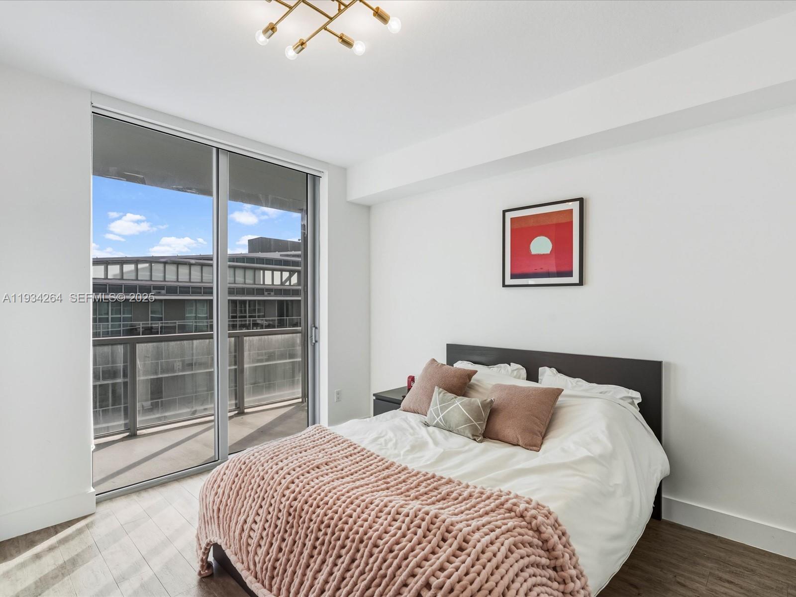 1111 SW 1st Ave Unit: UPH4017