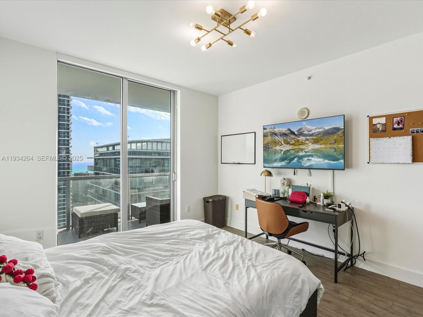 1111 SW 1st Ave Unit: UPH4017