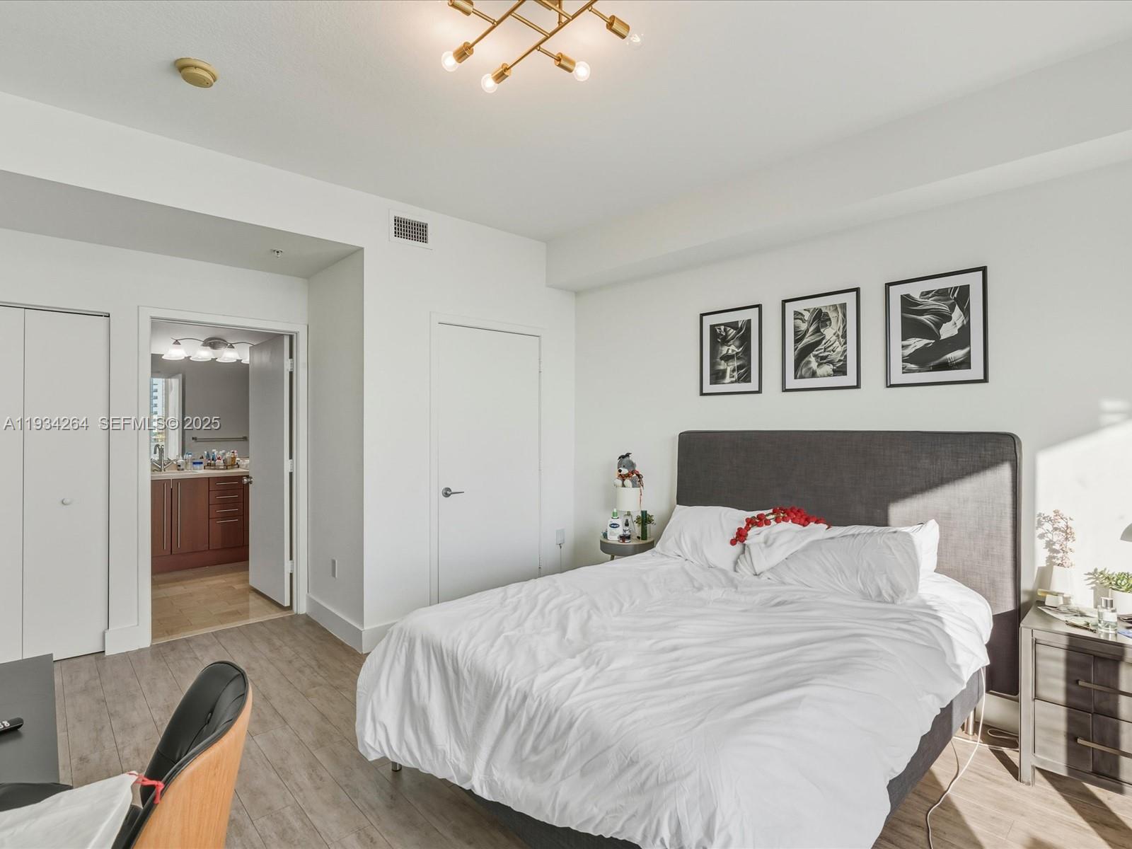 1111 SW 1st Ave Unit: UPH4017