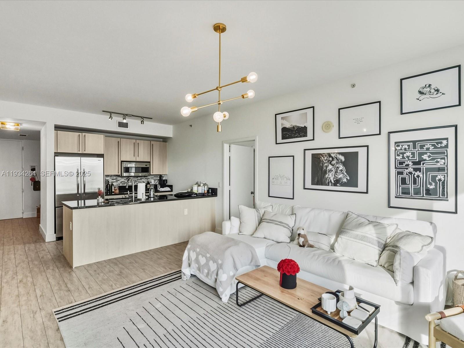 1111 SW 1st Ave Unit: UPH4017