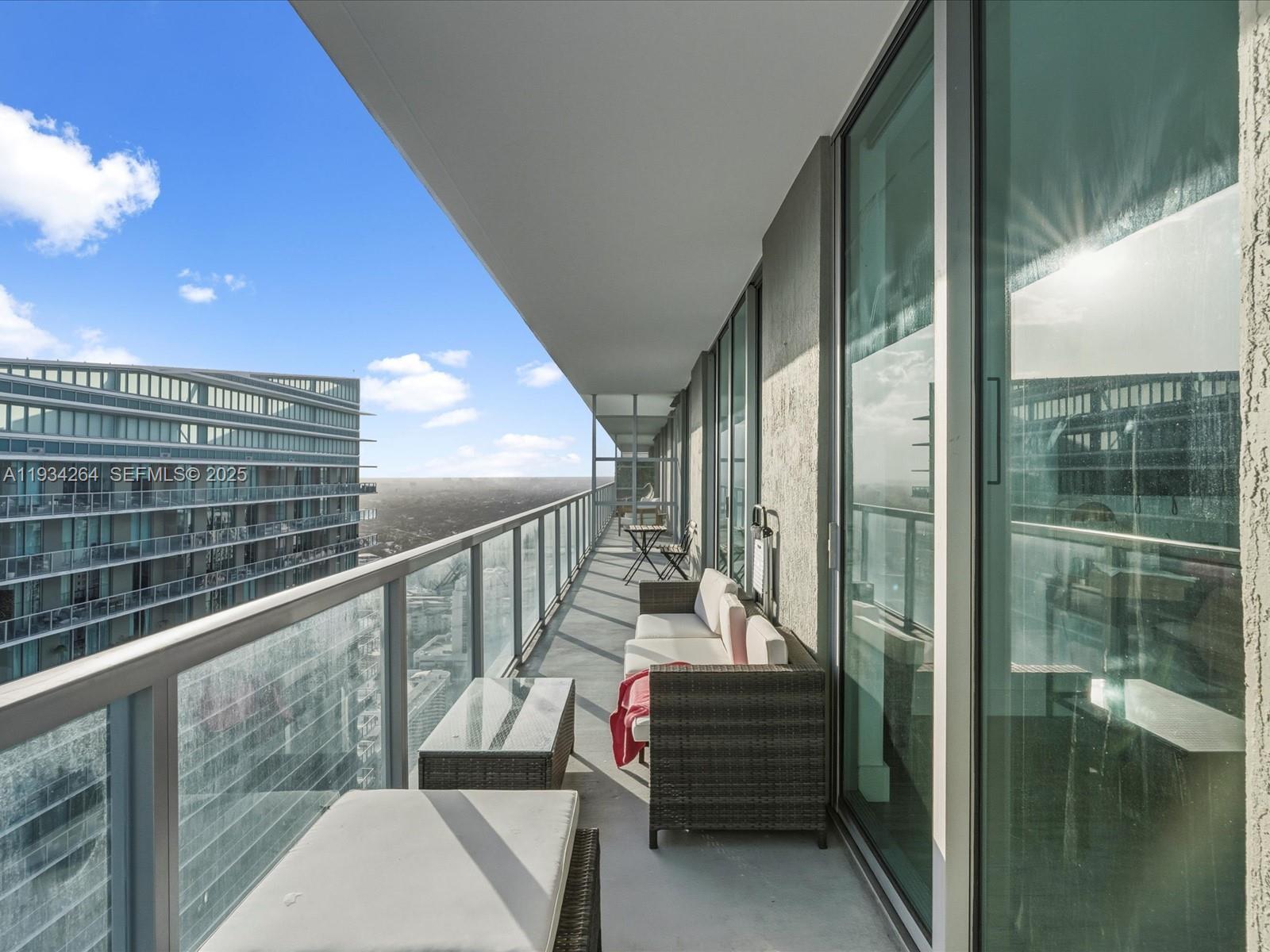 1111 SW 1st Ave Unit: UPH4017