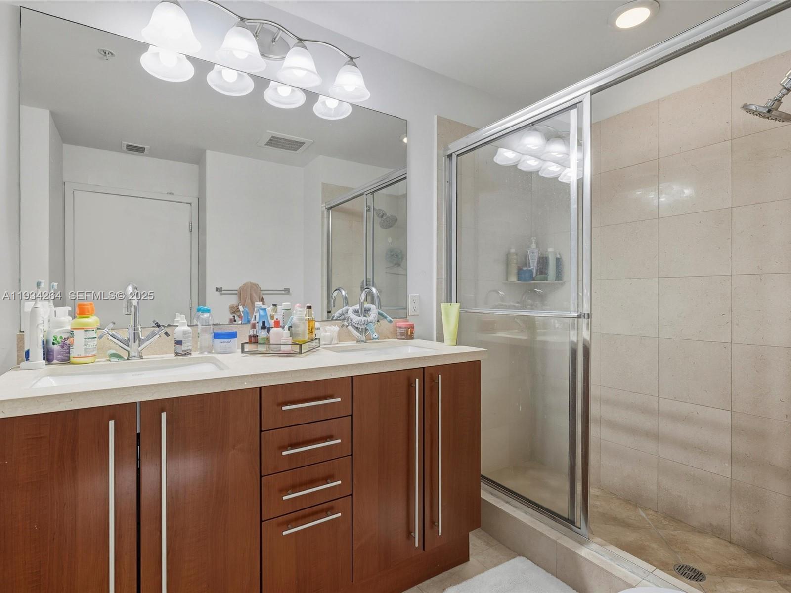 1111 SW 1st Ave Unit: UPH4017