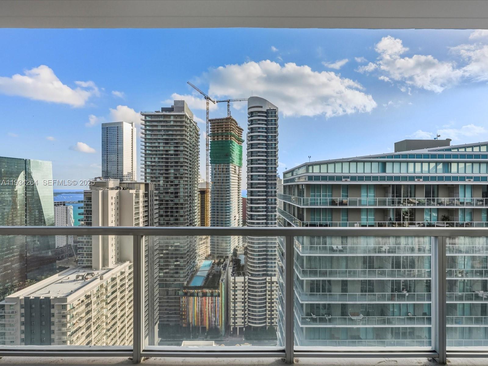 1111 SW 1st Ave Unit: UPH4017