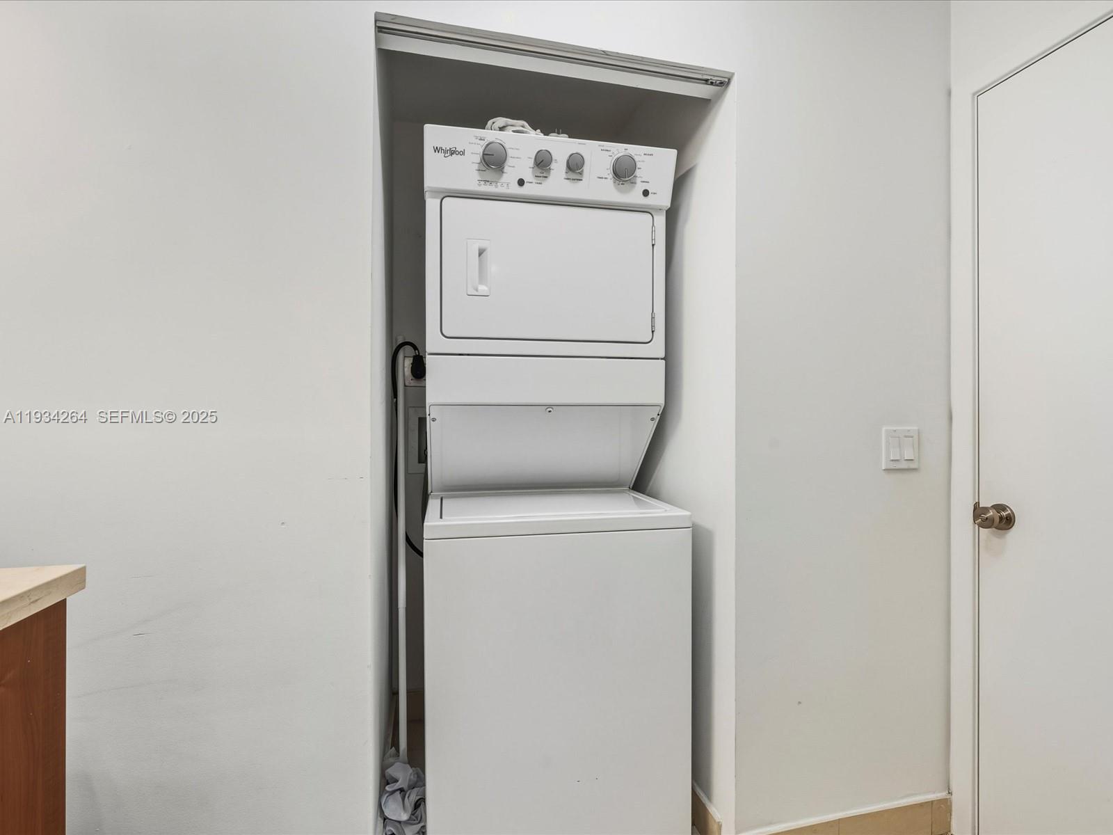 1111 SW 1st Ave Unit: UPH4017