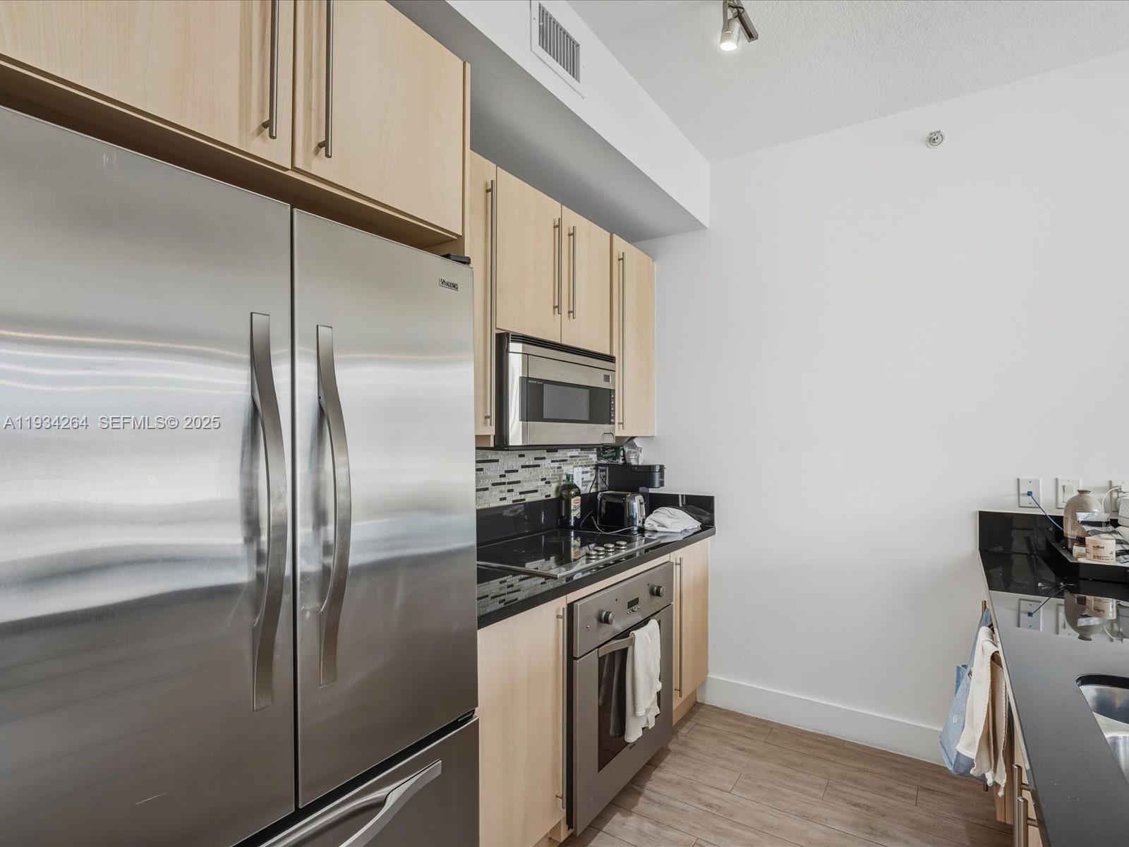 1111 SW 1st Ave Unit: UPH4017