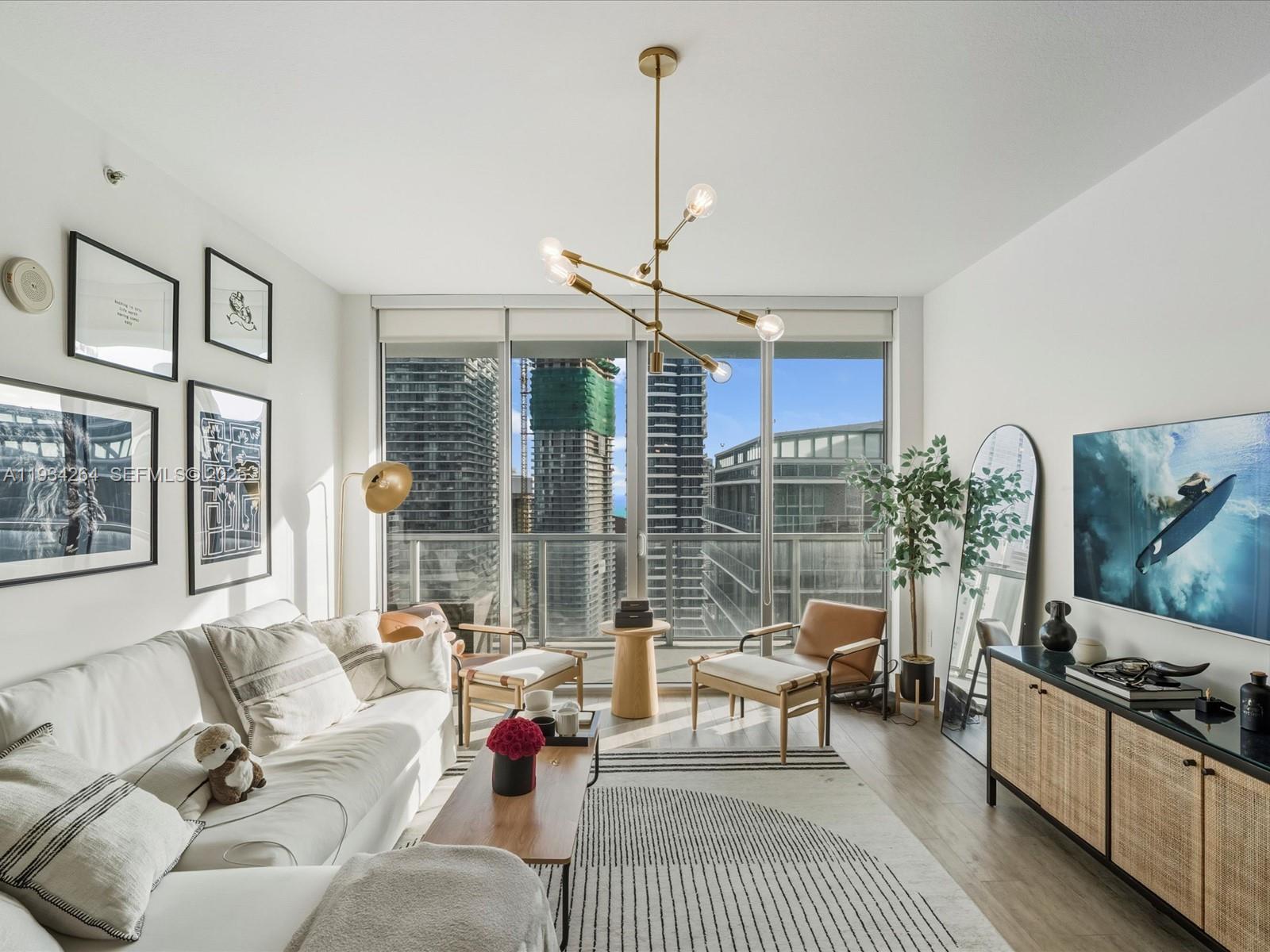 1111 SW 1st Ave Unit: UPH4017