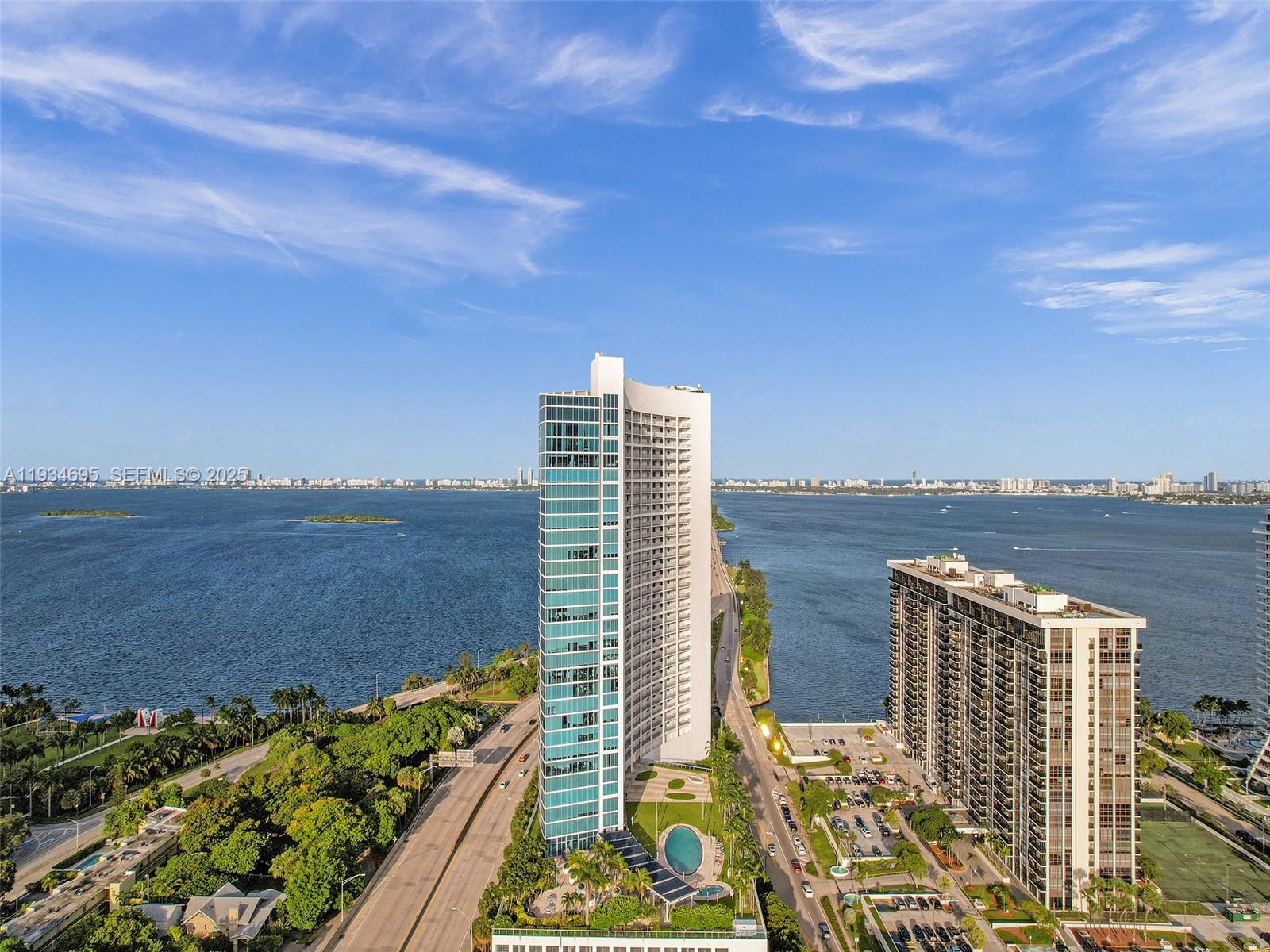 601 NE 36th St # 1801