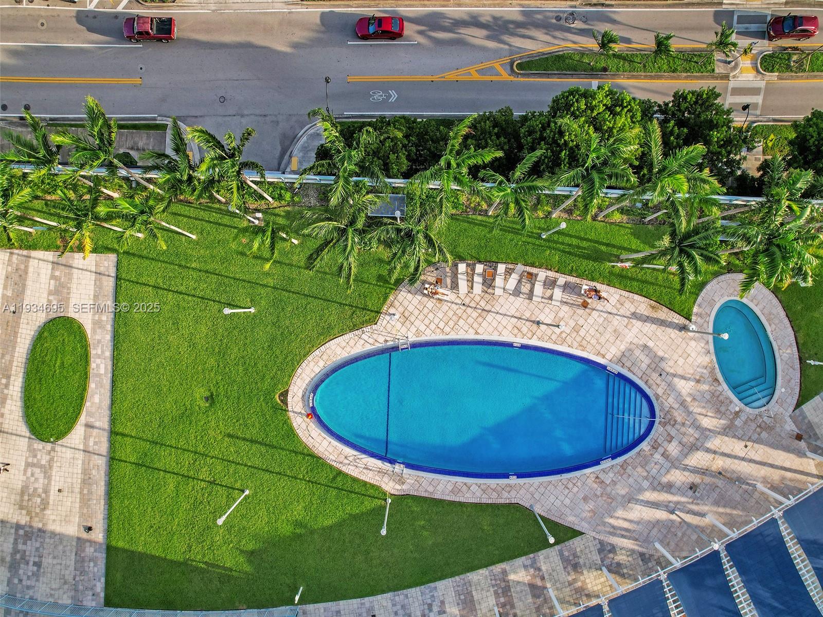 601 NE 36th St # 1801