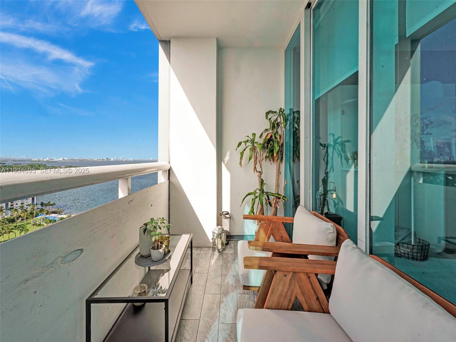 601 NE 36th St # 1801