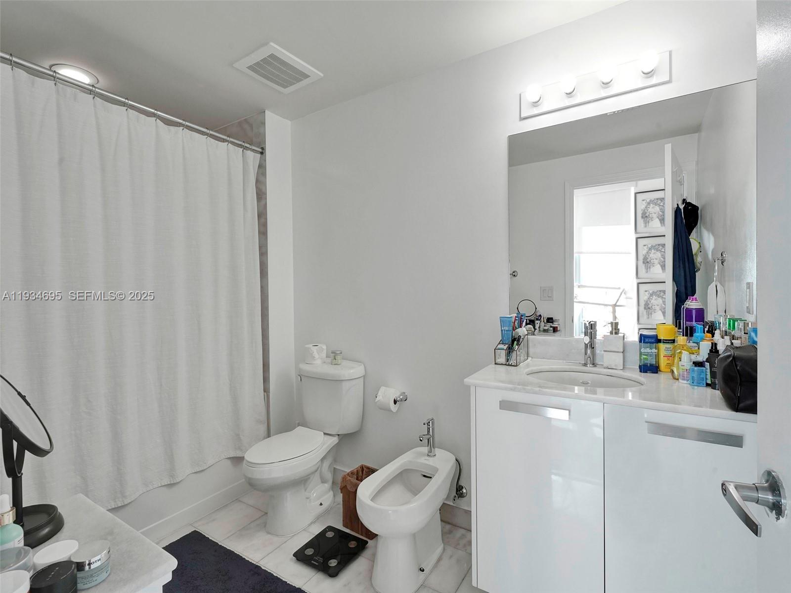 601 NE 36th St # 1801