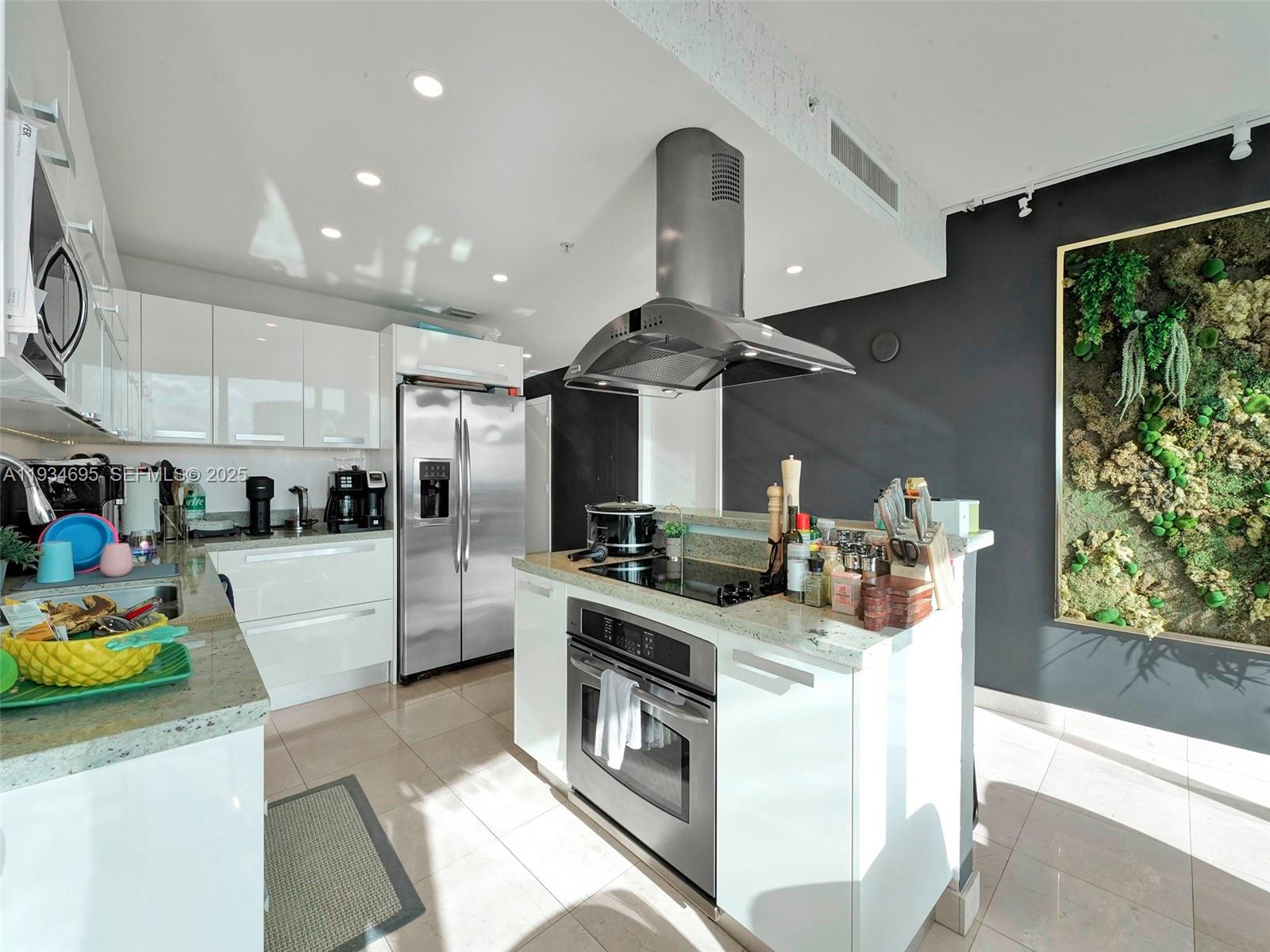 601 NE 36th St # 1801