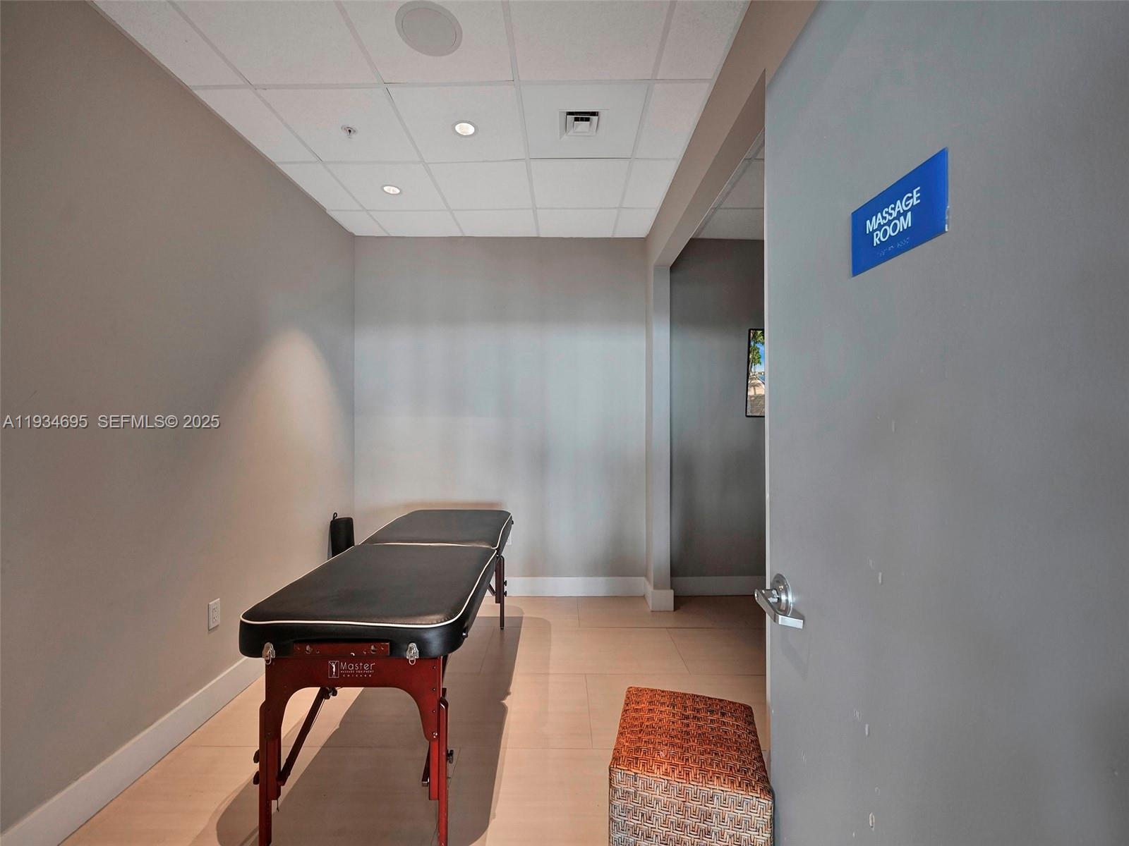 601 NE 36th St # 1801