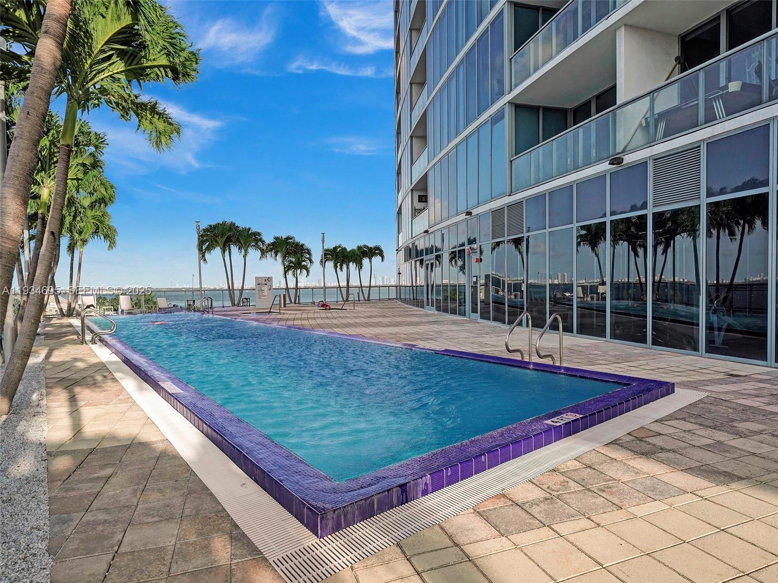 601 NE 36th St # 1801