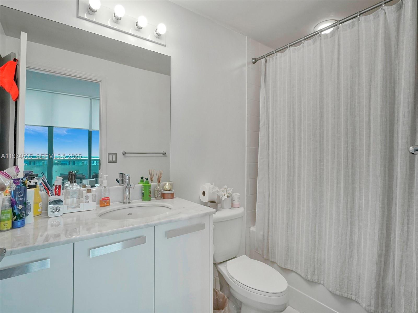 601 NE 36th St # 1801