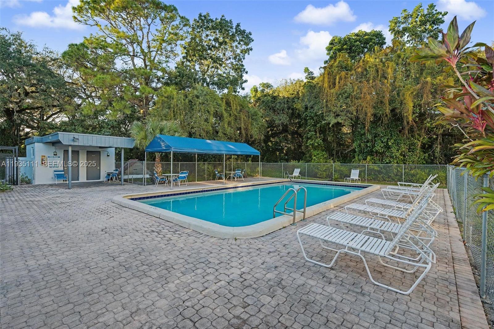 9440 Live Oak Pl # 404