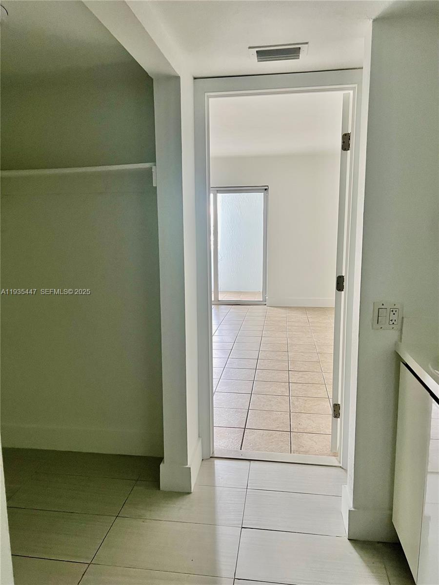 395 NE 21st St # 303