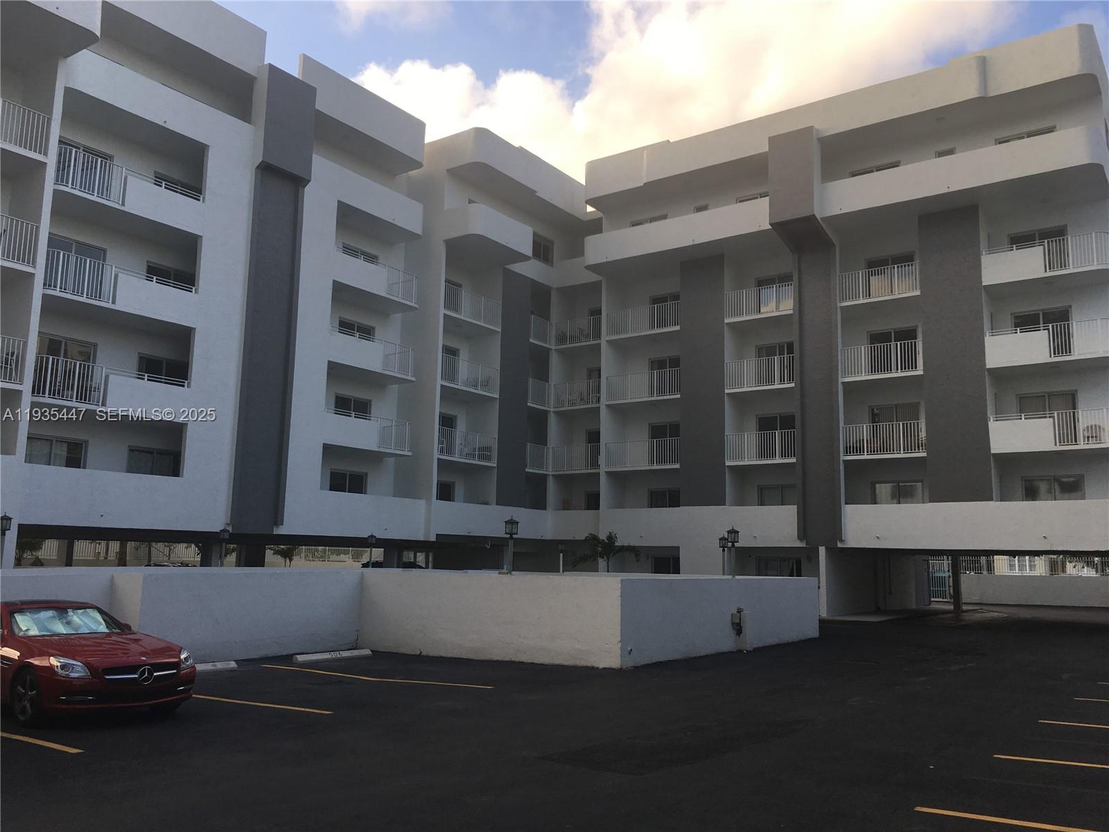 395 NE 21st St # 303