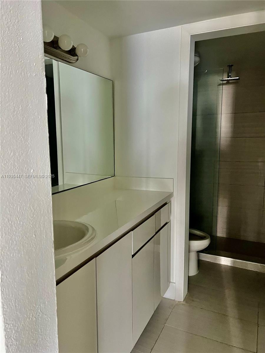 395 NE 21st St # 303