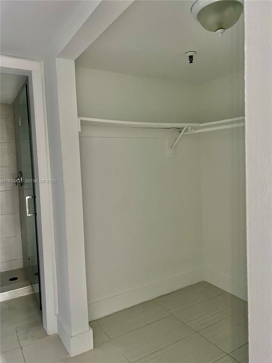 395 NE 21st St # 303