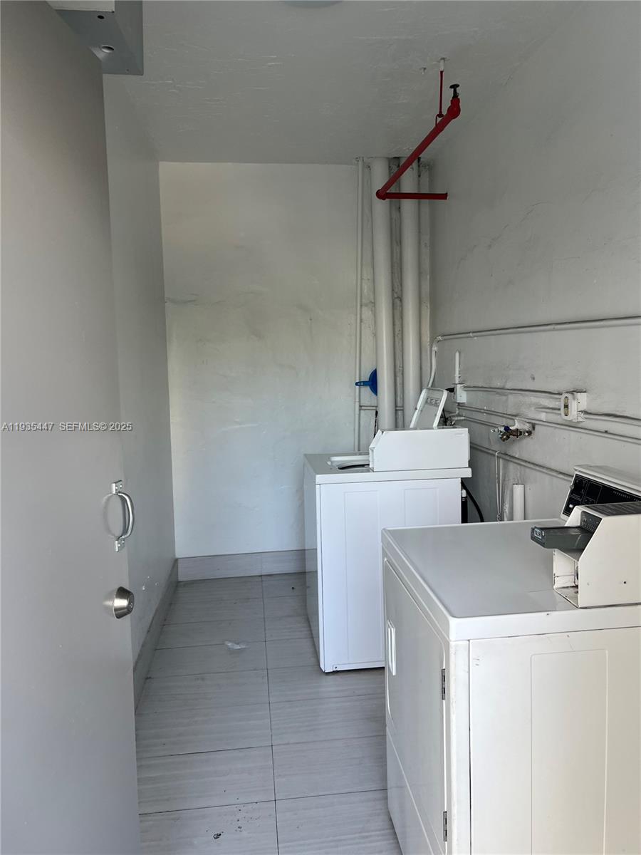 395 NE 21st St # 303