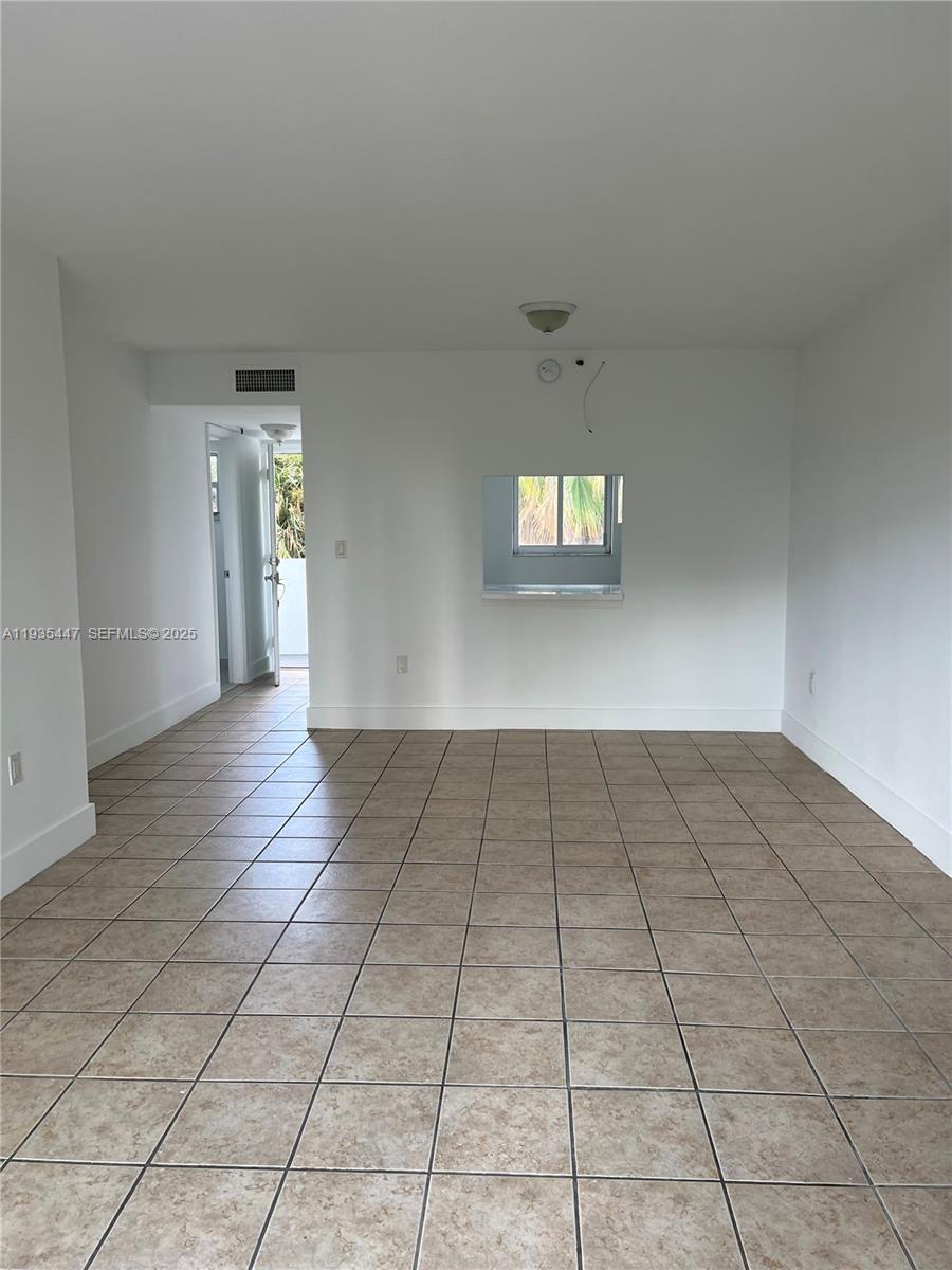 395 NE 21st St # 303