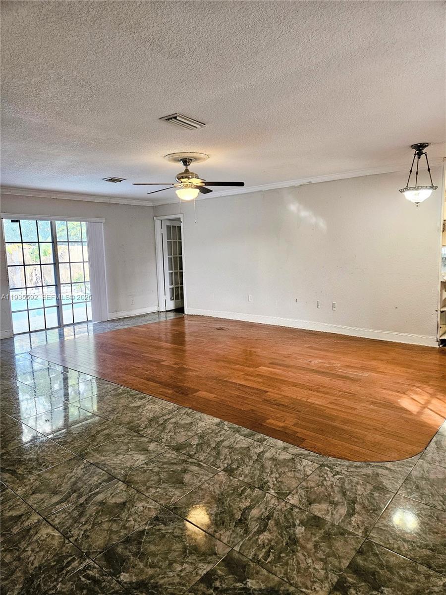 7601 Kimberly Blvd Unit: Main