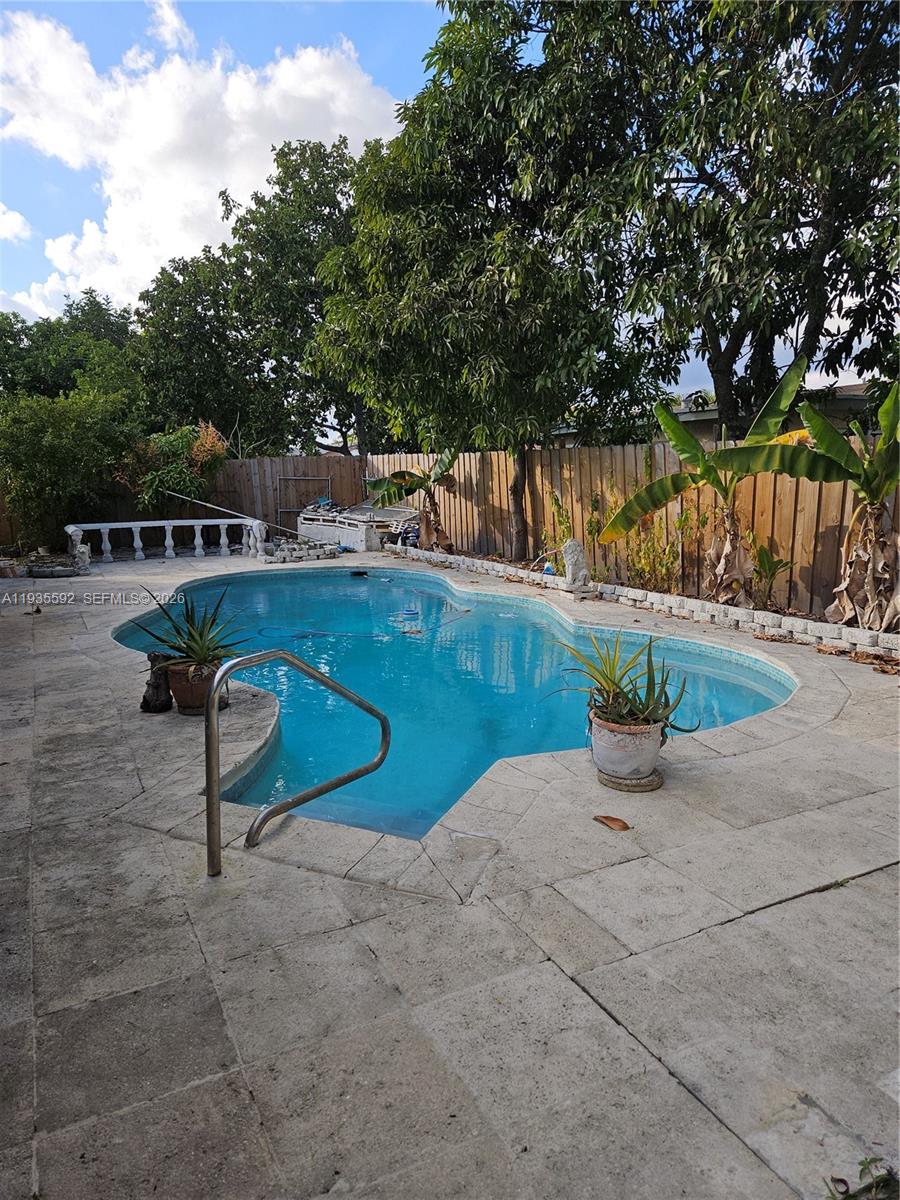 7601 Kimberly Blvd Unit: Main