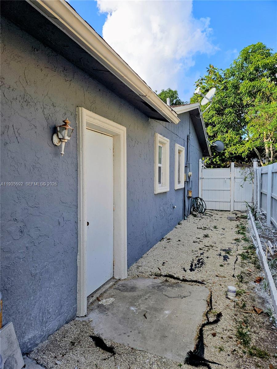 7601 Kimberly Blvd Unit: Main